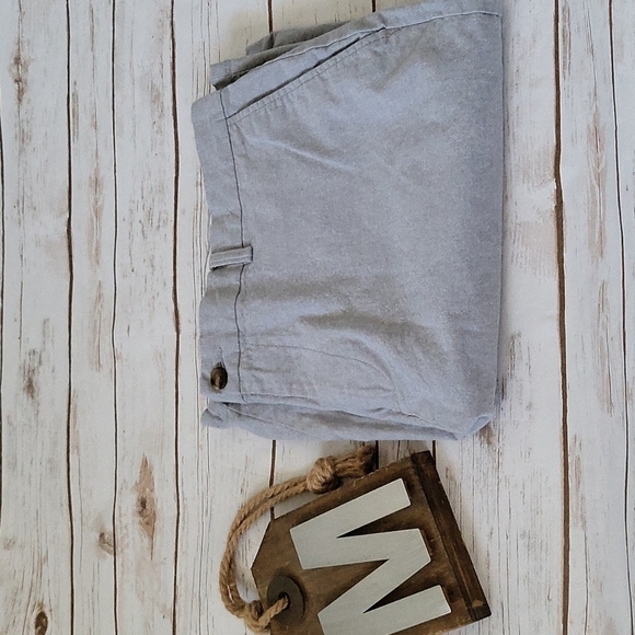 Old Navy Gray Ultimate Slim Built-In Flex Flat Front shorts with 9.75" inseam - Picture 1 of 9